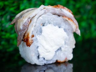 Philadelphia light z węgorzem 8 szt.