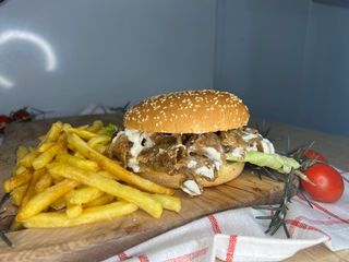 Телешки дюнер бургер (280г.)