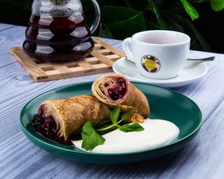 Блины с вишней