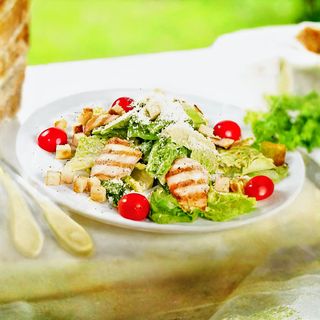 Салат цезарь