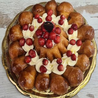 Babà crema chantilly e fragoline 1,2 kg