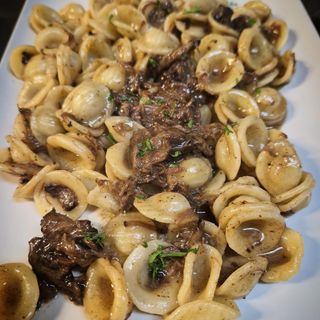Orecchiette con rabo de toro