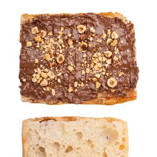 Pan Con Nutella Y Avellanas