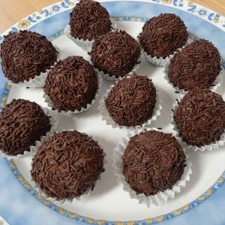 Trufón Con Nata y chocolate 