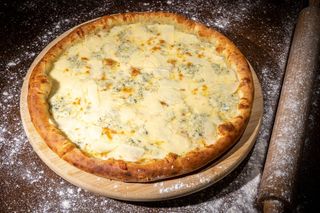 Pizza Quattro Formagi