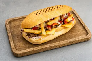 Kebab Bułka Amerykański z frytkami w środku