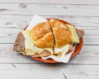 Prego no Pão com Tudo