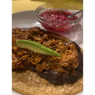 Memelas de cochinita