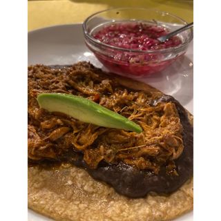 Memelas de cochinita