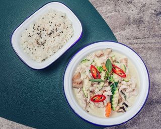 ZIELONE CURRY z warzywami i kurczakiem