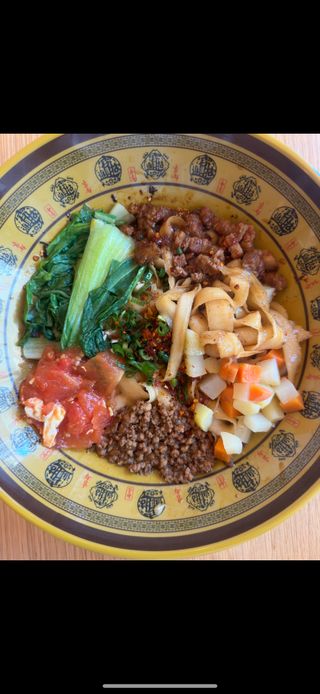 Tagliatelle a coltello spruzzi d'olio