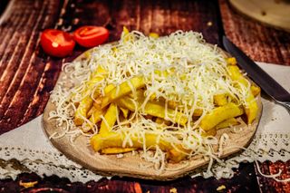 Cartofi prajiti cu cascaval