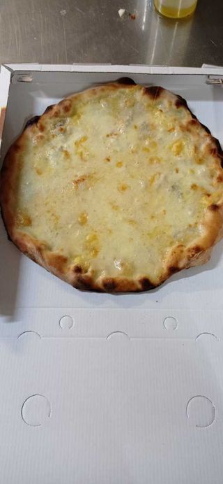 Pizza Quattro Formaggi Normale