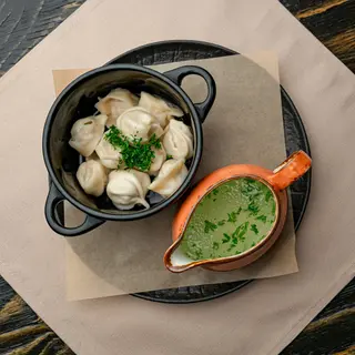 Пельмени из мраморной говядины с бульоном