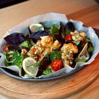 Пательня з печеними морепродуктами у вершковому соусі, 350 г