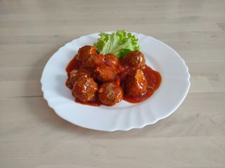 Frykadelki wieprzowe w sosie pomidorowym (porcja 8 szt.)