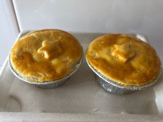 Empada de frango com cream cheese  individual