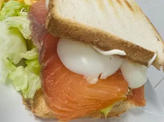 Sandwich de salmón 