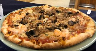 Pizza Mar Y Montaña Grande