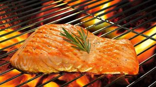 Filet z łososia atlantyckiego smażony panierowany