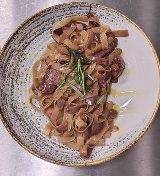 Tagliatelle z polędwiczką