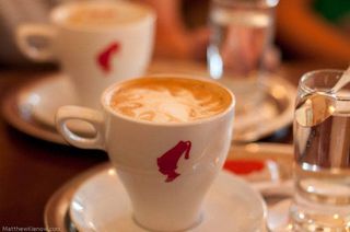 Kava bez kofeina s mlijekom