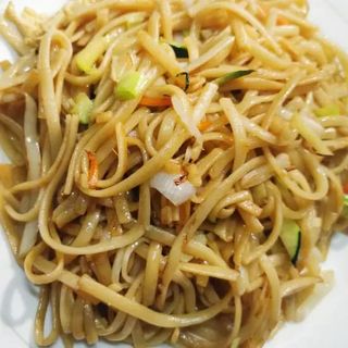 Tallarines Fritos Con Tres Delicias