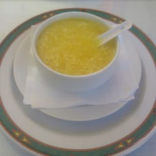Sopa de Maíz Con Carne De Cangrejo
