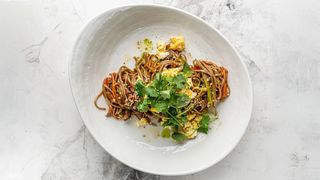 Соба гречневая с говядиной и грибами муэр