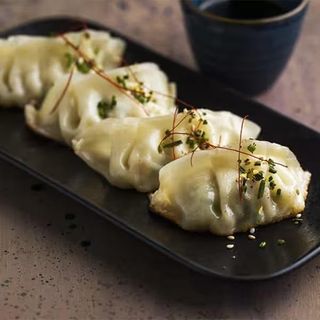 Gyozas de carne y verduras (4 piezas)
