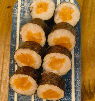 Maki de salmón (6 uds.)