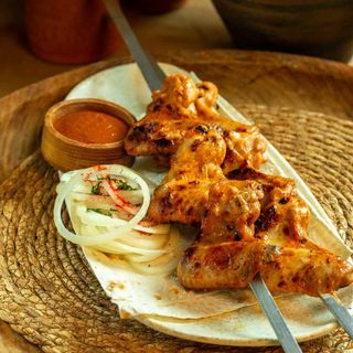  ШАШЛЫК ИЗ КУРИНЫХ КРЫЛЫШЕК