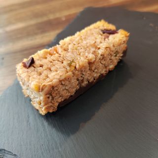 Барче с овесени ядки, сушени плодове и черен шоколад (веган)