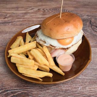Hamburguesa Especial con Huevo
