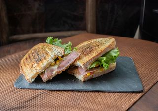 Tosta Burgo (meia ou inteira)