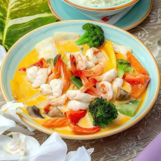 Gambas al curry rojo