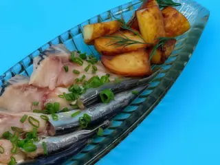 Оселедець з тюлькою та картоплею (150g)