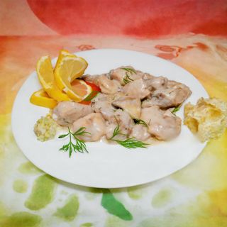 Курица с грибами в сливочном соусе