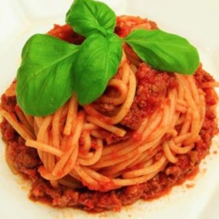 ESPAGUETIS   CON SALSA BOLOÑESA VEGAN 