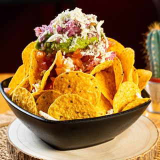 Nachos con guacamole