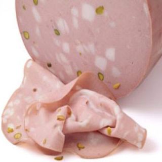 Mortadella  z pistacjami (cena za 200 gr 17,60 PLN)