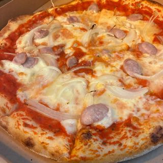 Pizza De Gorgonzola Con Salsiccia E Cipolle (33 Cm.)