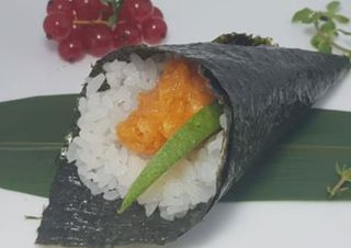 43 Temaki spicy salmone