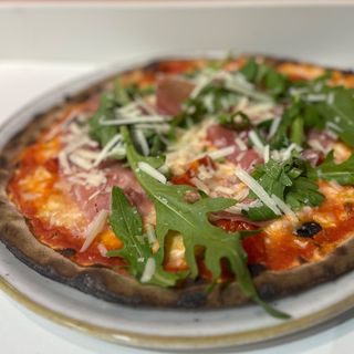 Rucola,pomodoro,grana e crudo