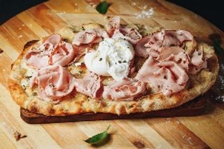 MORTADELLA E BURRATA