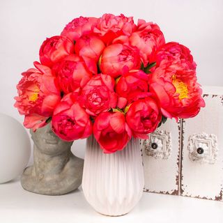 Buchet romantic cu 15 bujori colorati