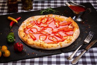 Pizza Salami e Peperoni Ø 32cm1