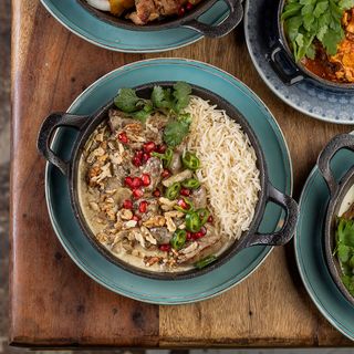 ქათმის ღვიძლი კალმახა სოკოთი და ნიგვზით 