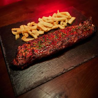 Costillar de cerdo Ibérico ahumado a la parrilla