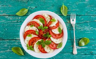 Caprese con bufala e pomodorini
